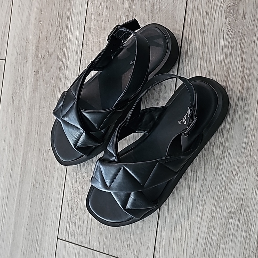 Sandals - Picture 2 of 4